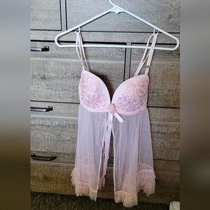 Victoria Secret 2 piece lingerie set never used. Tags on